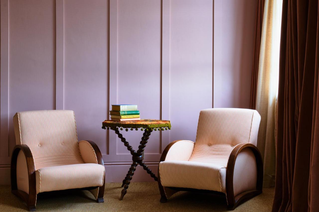 فندق ميتري كنغستون أبون تامْسْ المظهر الخارجي الصورة Interior of the hotel