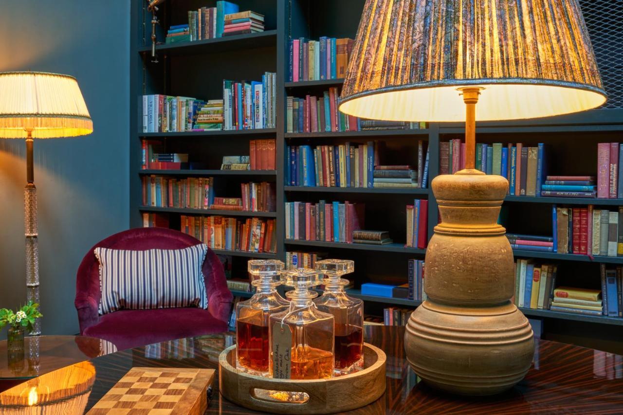 فندق ميتري كنغستون أبون تامْسْ المظهر الخارجي الصورة Library at the Hotel