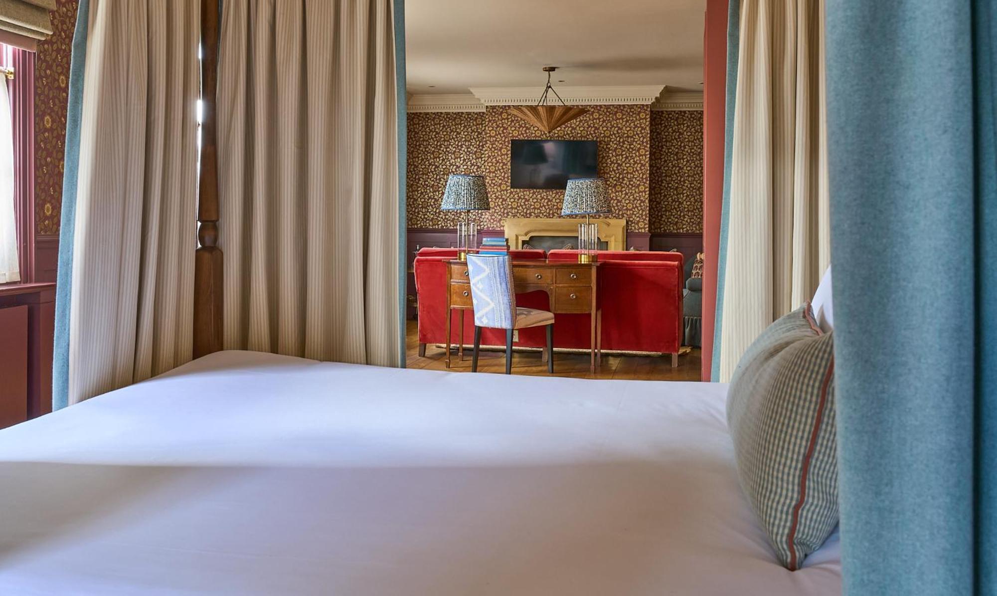 فندق ميتري كنغستون أبون تامْسْ المظهر الخارجي الصورة A room at the hotel