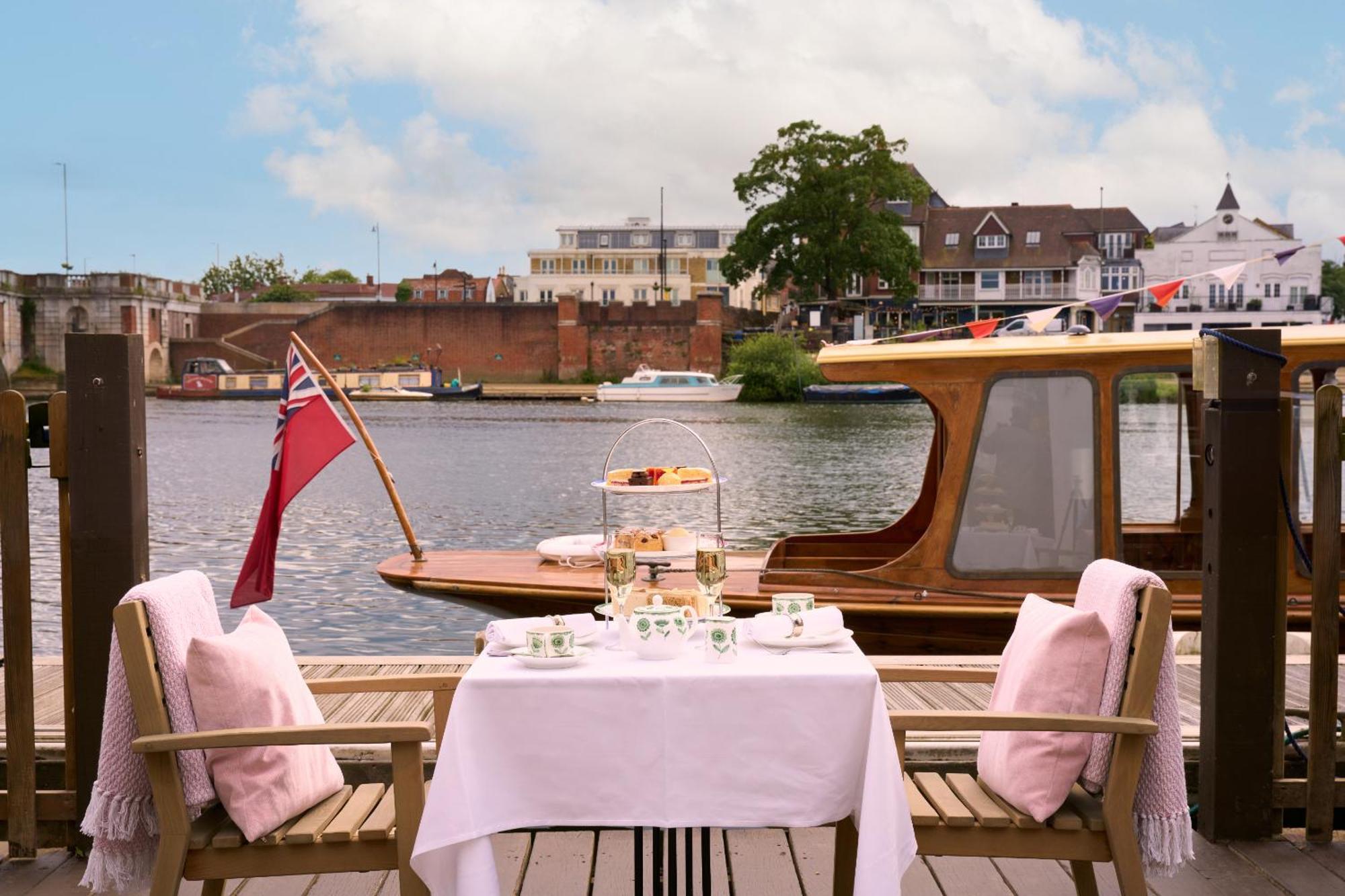 فندق ميتري كنغستون أبون تامْسْ المظهر الخارجي الصورة The River Restaurant