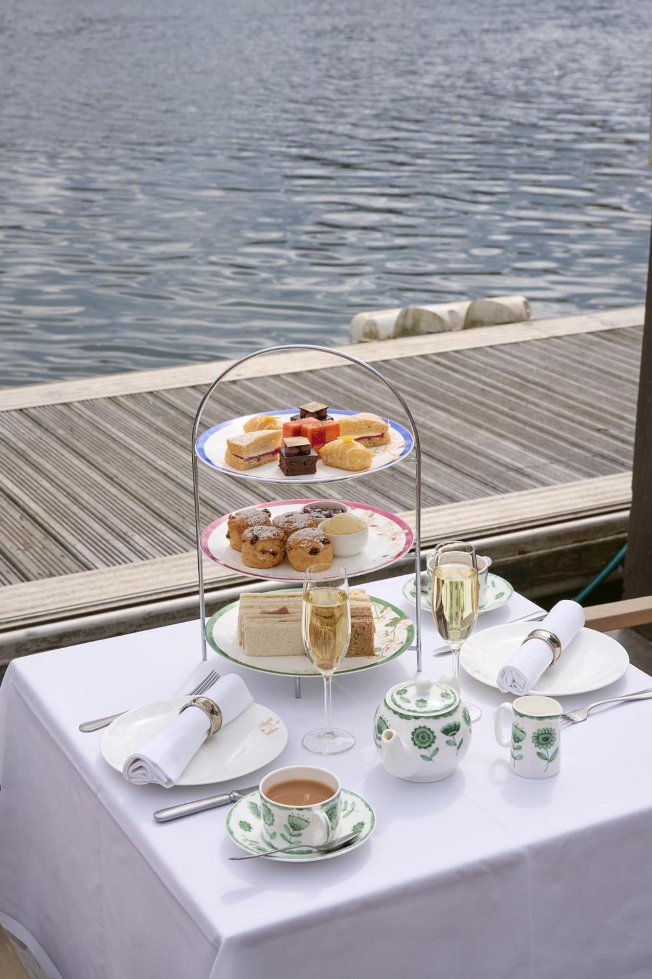 فندق ميتري كنغستون أبون تامْسْ المظهر الخارجي الصورة Afternoon tea at the InterContinental Sydney